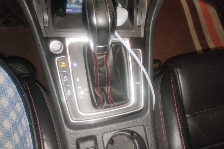Used Volkswagen Golf GTI 2016 2.0 TSI GTI Gear Lever
