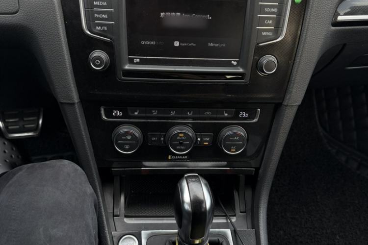 Used Volkswagen Golf GTI 2016 2.0 TSI GTI Interior 5