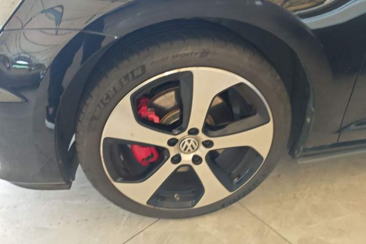 Used Volkswagen Golf GTI 2016 2.0 TSI GTI Left Front Wheel Hub