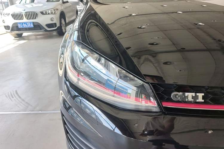 Used Volkswagen Golf GTI 2016 2.0 TSI GTI Right Front Headlight