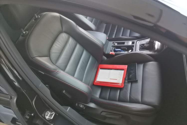 Used Volkswagen Golf GTI 2016 2.0 TSI GTI Right Front Seat