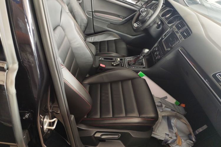 Used Volkswagen Golf GTI 2016 2.0 TSI GTI Right Front Seat