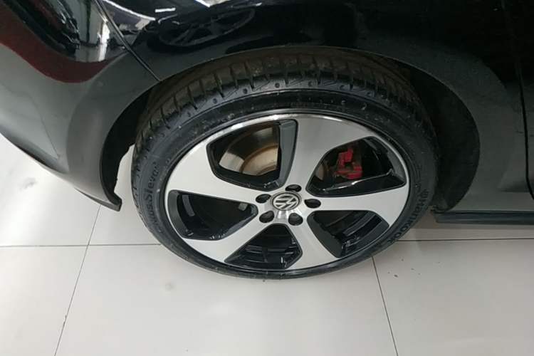 Used Volkswagen Golf GTI 2016 2.0 TSI GTI Right Rear Wheel Hub
