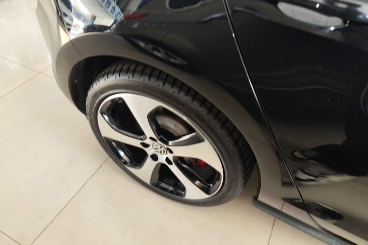 Used Volkswagen Golf GTI 2016 2.0 TSI GTI Right Rear Wheel Hub