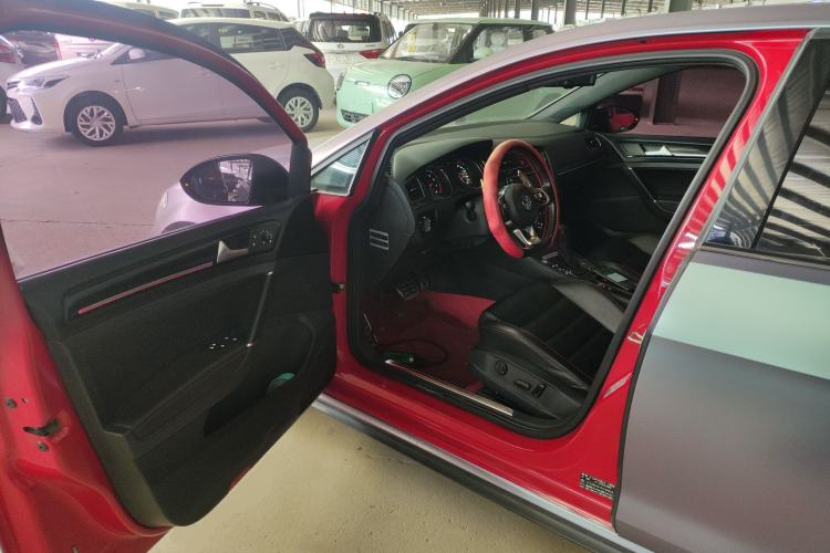 Used Volkswagen Golf GTI 2016 2.0 TSI GTI Interior 3