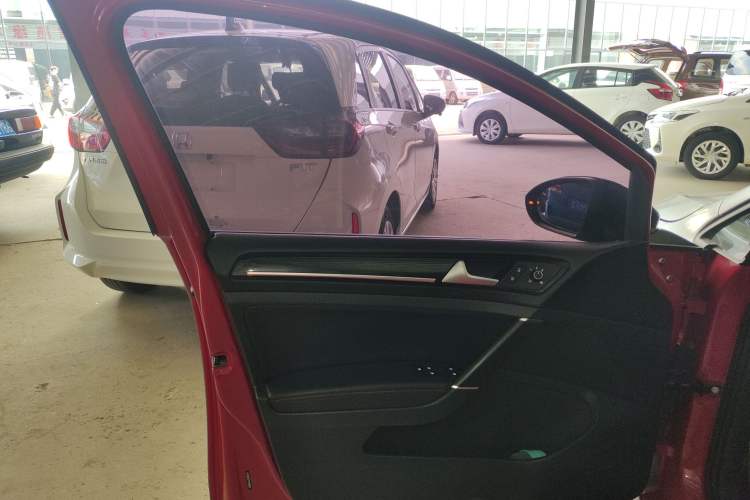Used Volkswagen Golf GTI 2016 2.0 TSI GTI Interior 7