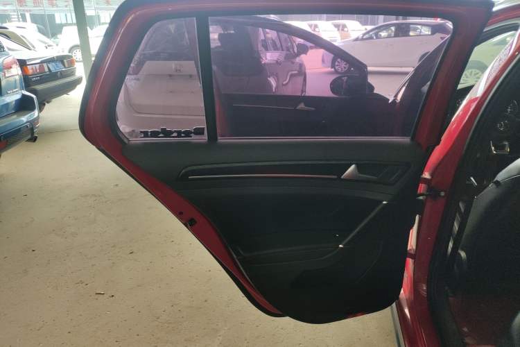 Used Volkswagen Golf GTI 2016 2.0 TSI GTI Interior 8