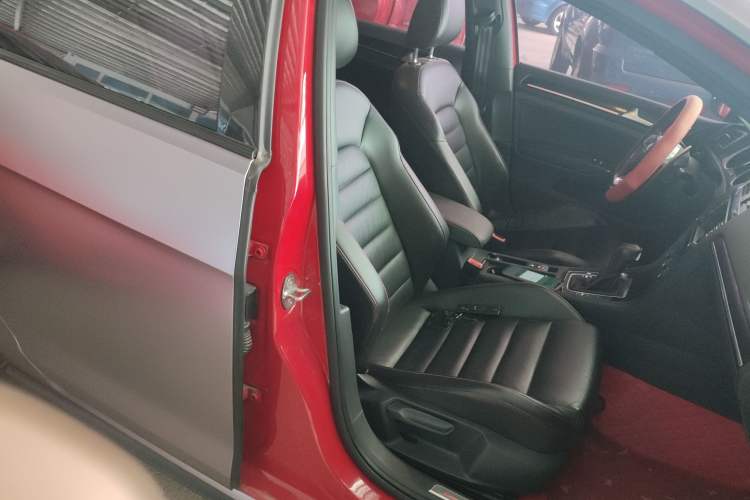 Used Volkswagen Golf GTI 2016 2.0 TSI GTI Right Front Seat