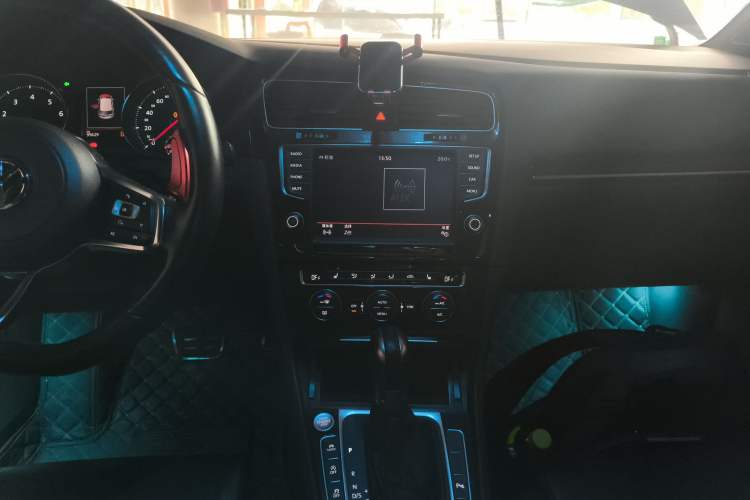 Used Volkswagen Golf GTI 2016 2.0 TSI GTI Audio And AC Panel