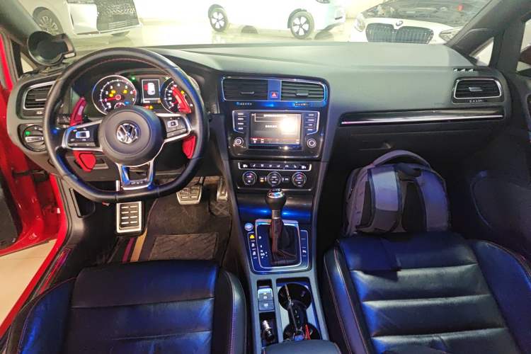 Used Volkswagen Golf GTI 2016 2.0 TSI GTI Center Console