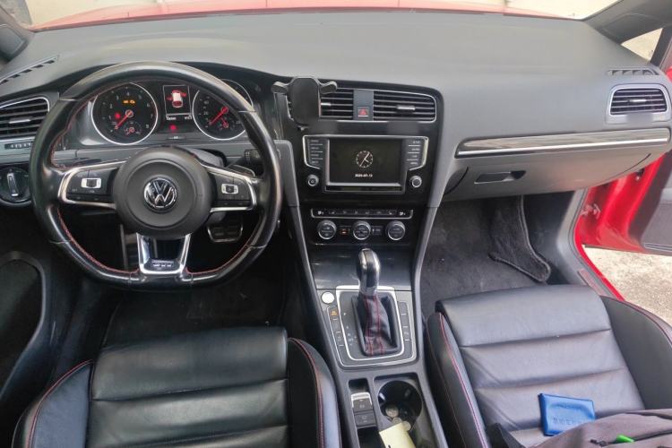 Used Volkswagen Golf GTI 2016 2.0 TSI GTI Center Console