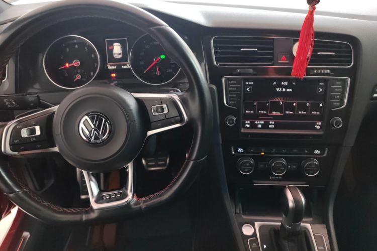 Used Volkswagen Golf GTI 2016 2.0 TSI GTI Center Console