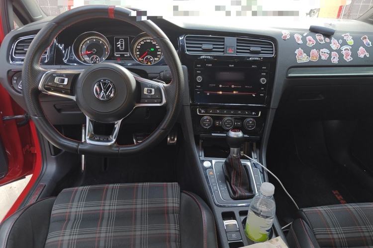 Used Volkswagen Golf GTI 2016 2.0 TSI GTI Center Console