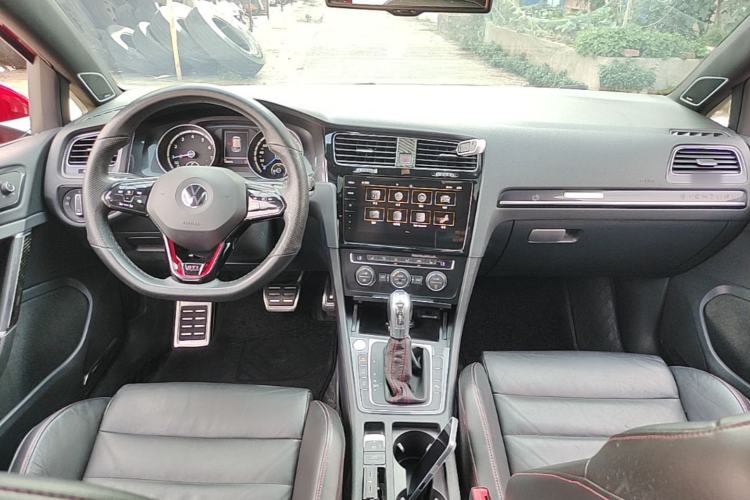 Used Volkswagen Golf GTI 2016 2.0 TSI GTI Center Console