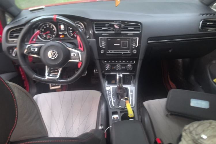 Used Volkswagen Golf GTI 2016 2.0 TSI GTI Center Console