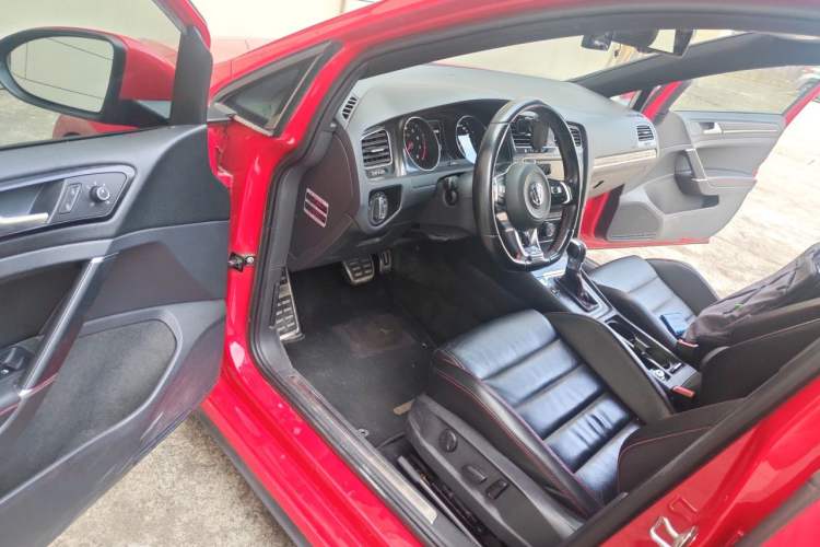 Used Volkswagen Golf GTI 2016 2.0 TSI GTI Driver Seat