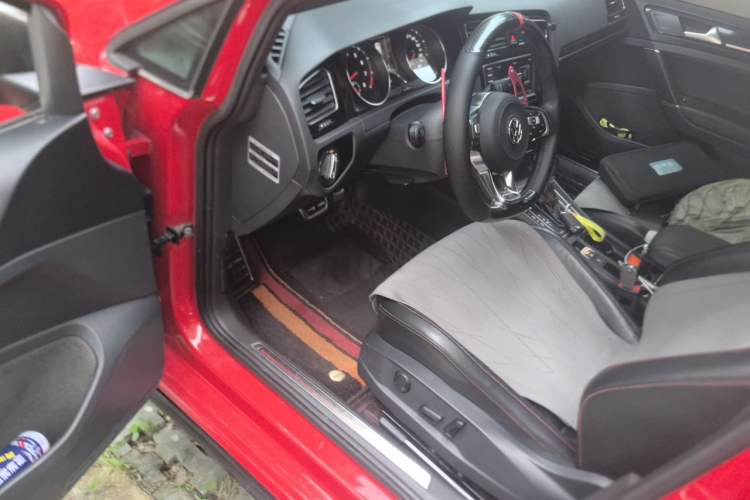 Used Volkswagen Golf GTI 2016 2.0 TSI GTI Driver Seat