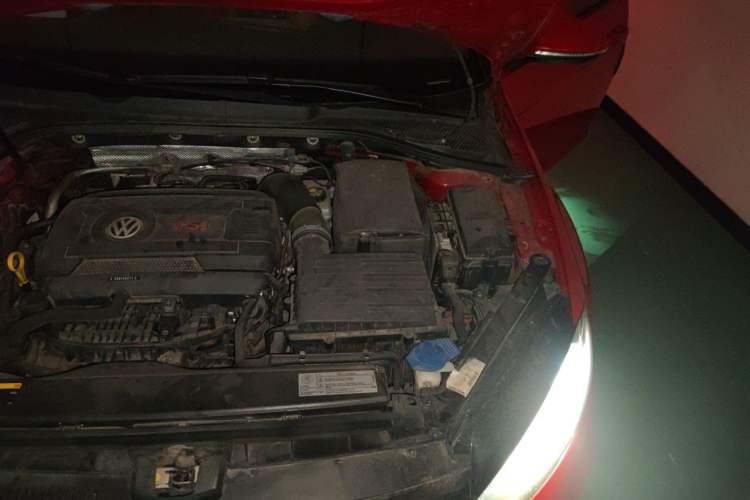 Used Volkswagen Golf GTI 2016 2.0 TSI GTI Engine Bay Left