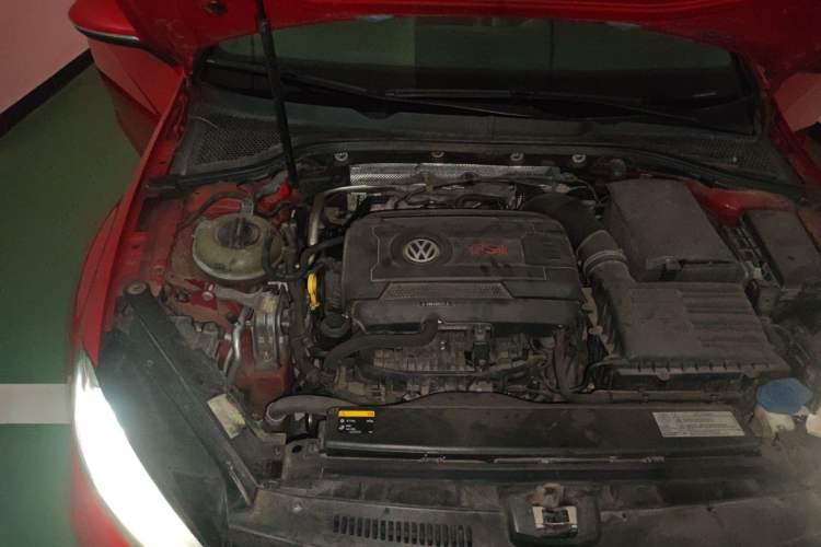 Used Volkswagen Golf GTI 2016 2.0 TSI GTI Engine Bay Right