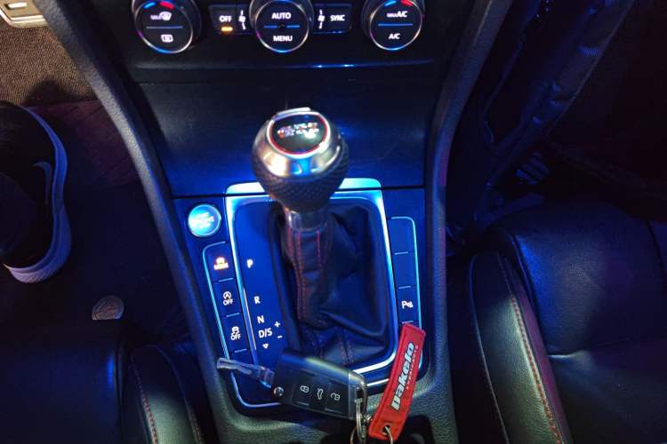 Used Volkswagen Golf GTI 2016 2.0 TSI GTI Gear Lever