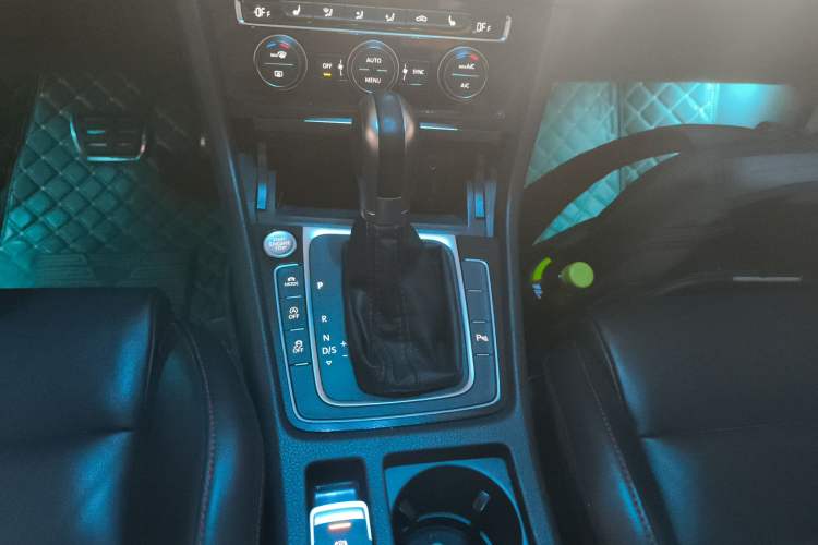 Used Volkswagen Golf GTI 2016 2.0 TSI GTI Gear Lever