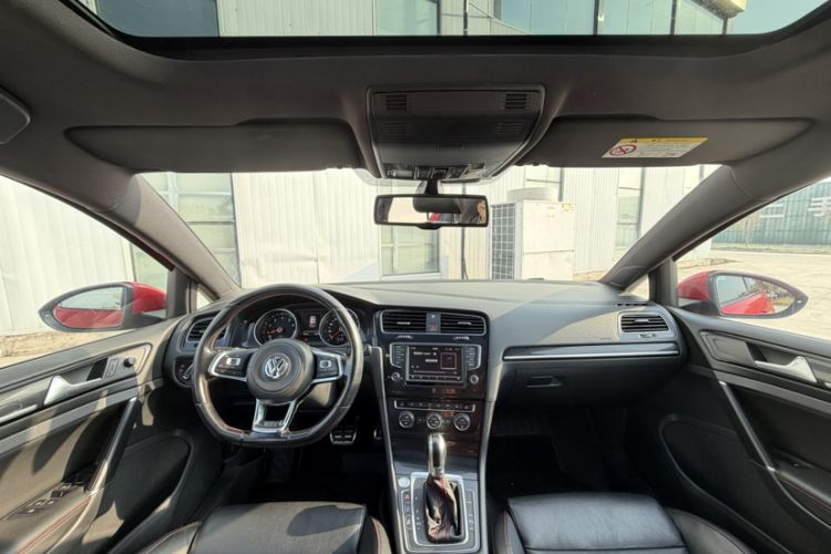 Used Volkswagen Golf GTI 2016 2.0 TSI GTI Interior 1