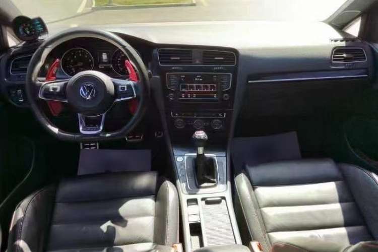 Used Volkswagen Golf GTI 2016 2.0 TSI GTI Interior 1