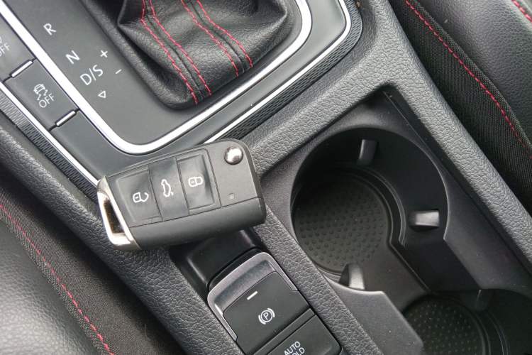 Used Volkswagen Golf GTI 2016 2.0 TSI GTI Interior 1