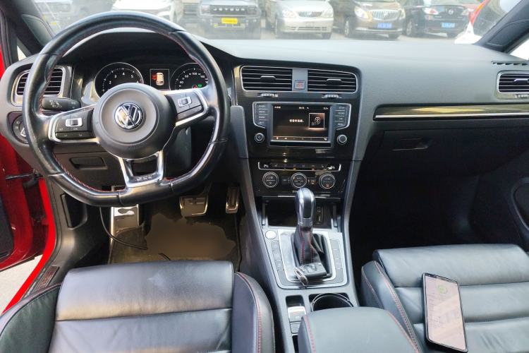 Used Volkswagen Golf GTI 2016 2.0 TSI GTI Interior 2