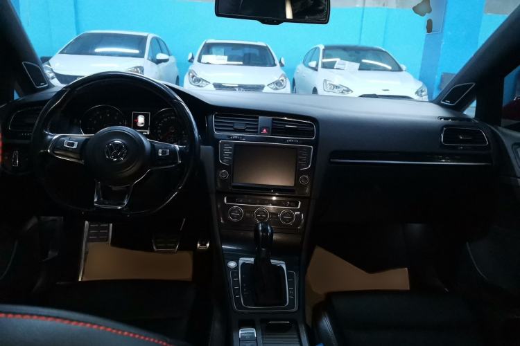 Used Volkswagen Golf GTI 2016 2.0 TSI GTI Interior 2
