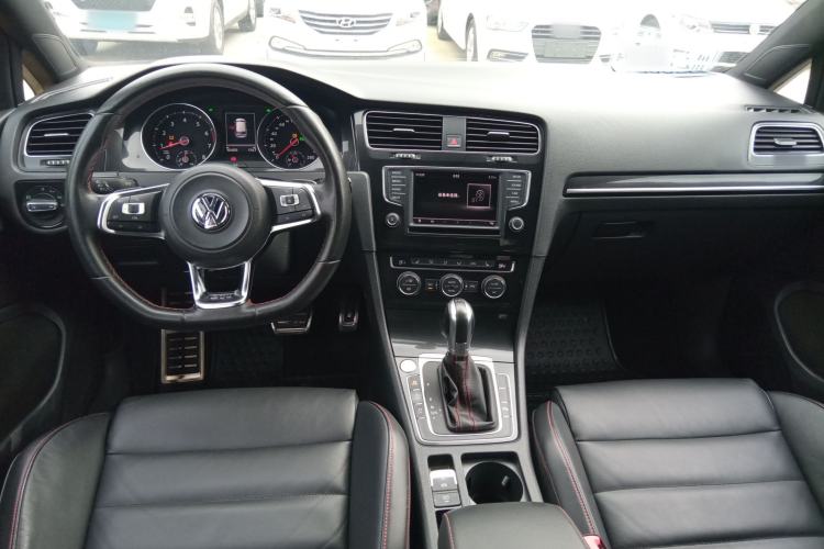 Used Volkswagen Golf GTI 2016 2.0 TSI GTI Interior 2