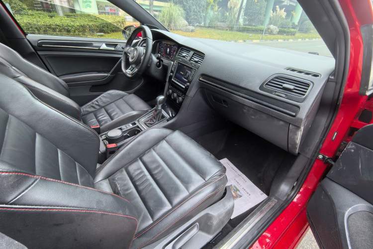 Used Volkswagen Golf GTI 2016 2.0 TSI GTI Interior 3