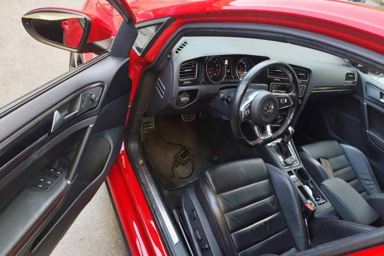 Used Volkswagen Golf GTI 2016 2.0 TSI GTI Interior 3