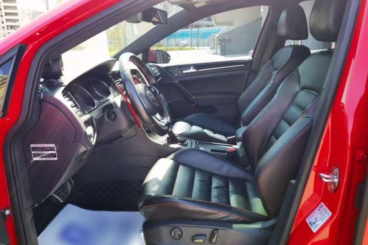 Used Volkswagen Golf GTI 2016 2.0 TSI GTI Interior 3