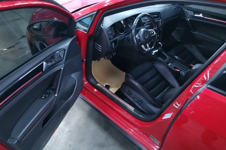 Used Volkswagen Golf GTI 2016 2.0 TSI GTI Interior 3