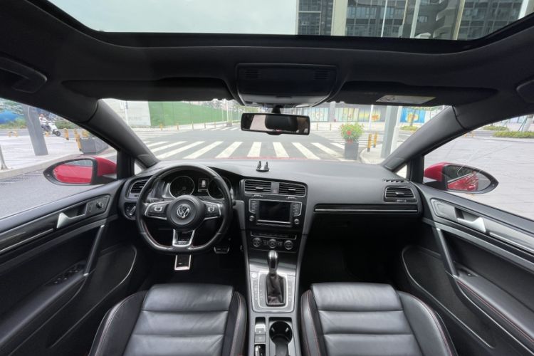 Used Volkswagen Golf GTI 2016 2.0 TSI GTI Interior 3