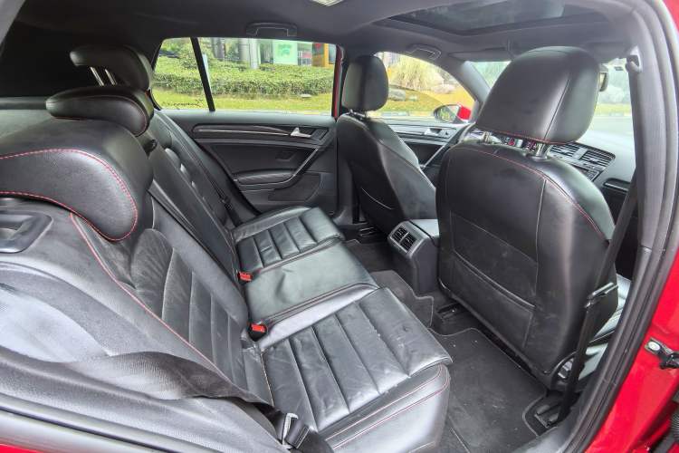 Used Volkswagen Golf GTI 2016 2.0 TSI GTI Interior 4