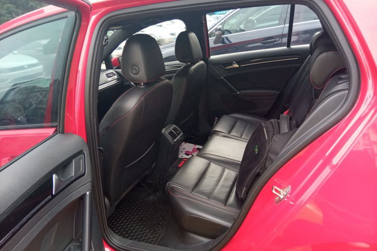 Used Volkswagen Golf GTI 2016 2.0 TSI GTI Interior 4