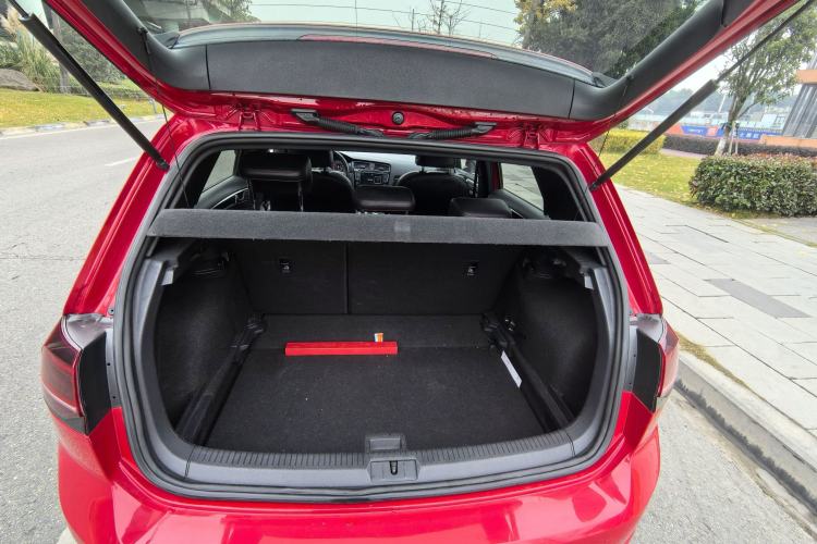Used Volkswagen Golf GTI 2016 2.0 TSI GTI Interior 5