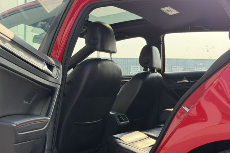 Used Volkswagen Golf GTI 2016 2.0 TSI GTI Interior 7