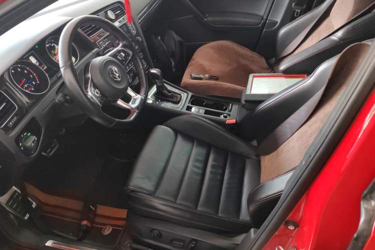 Used Volkswagen Golf GTI 2016 2.0 TSI GTI Left Front Seat