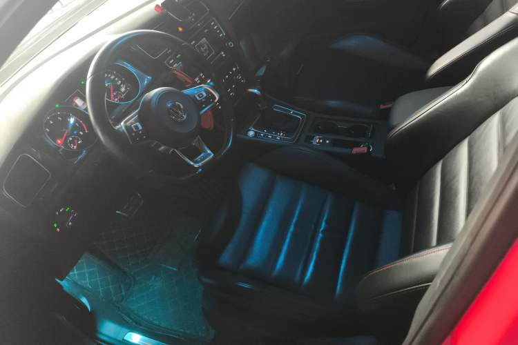 Used Volkswagen Golf GTI 2016 2.0 TSI GTI Left Front Seat