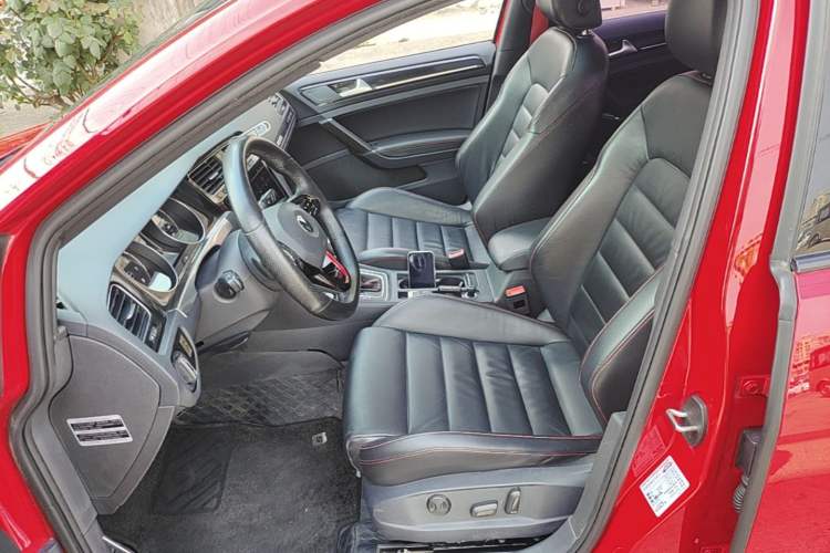 Used Volkswagen Golf GTI 2016 2.0 TSI GTI Left Front Seat
