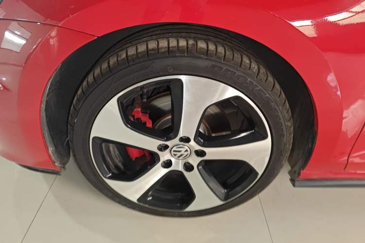 Used Volkswagen Golf GTI 2016 2.0 TSI GTI Left Front Wheel Hub