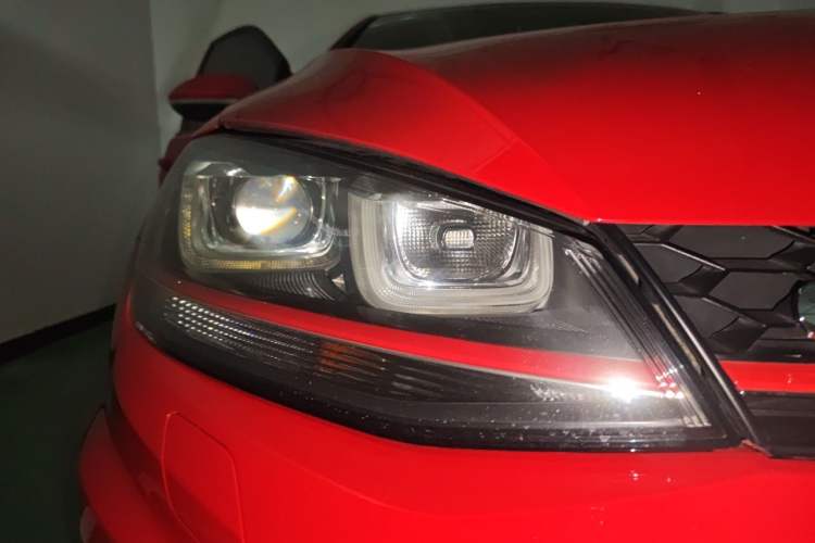 Used Volkswagen Golf GTI 2016 2.0 TSI GTI Right Front Headlight