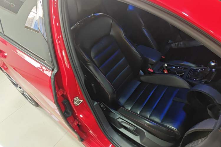 Used Volkswagen Golf GTI 2016 2.0 TSI GTI Right Front Seat