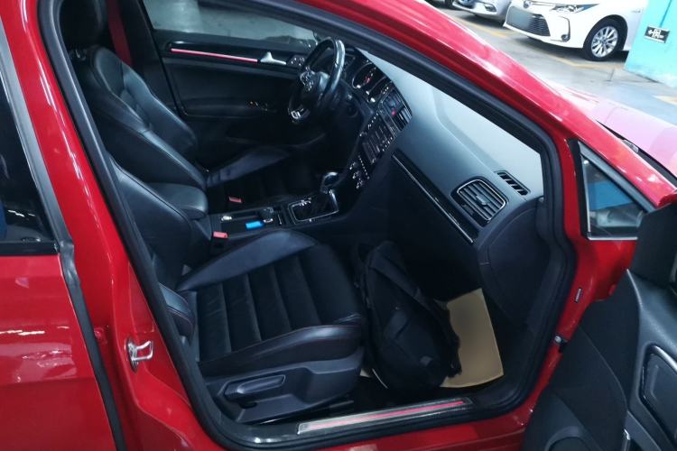 Used Volkswagen Golf GTI 2016 2.0 TSI GTI Right Front Seat