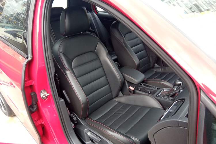Used Volkswagen Golf GTI 2016 2.0 TSI GTI Right Front Seat