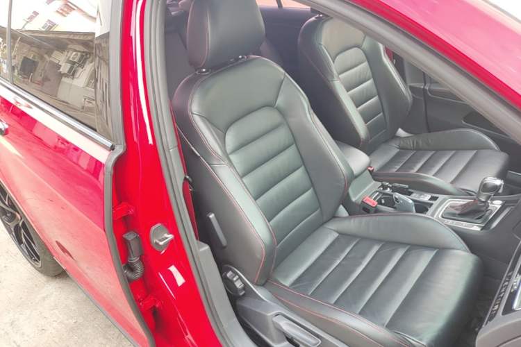 Used Volkswagen Golf GTI 2016 2.0 TSI GTI Right Front Seat