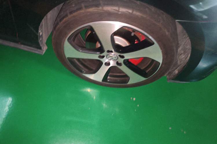 Used Volkswagen Golf GTI 2016 2.0 TSI GTI Right Front Wheel Hub